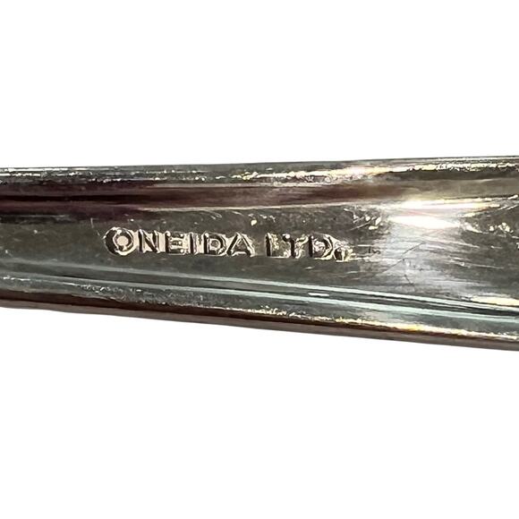 Wm F. Rogers Oneida Ltd 1956 Valley Rose Gravy Ladle 6.5 in Vintage Silver Plate - Picture 6 of 6